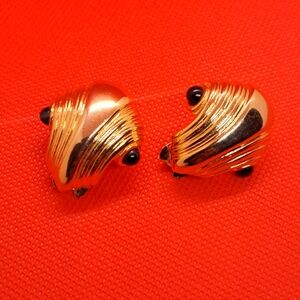 Paolo Gucci Vintage Art Deco Mollusk Gold Tone Clip-on Earrings